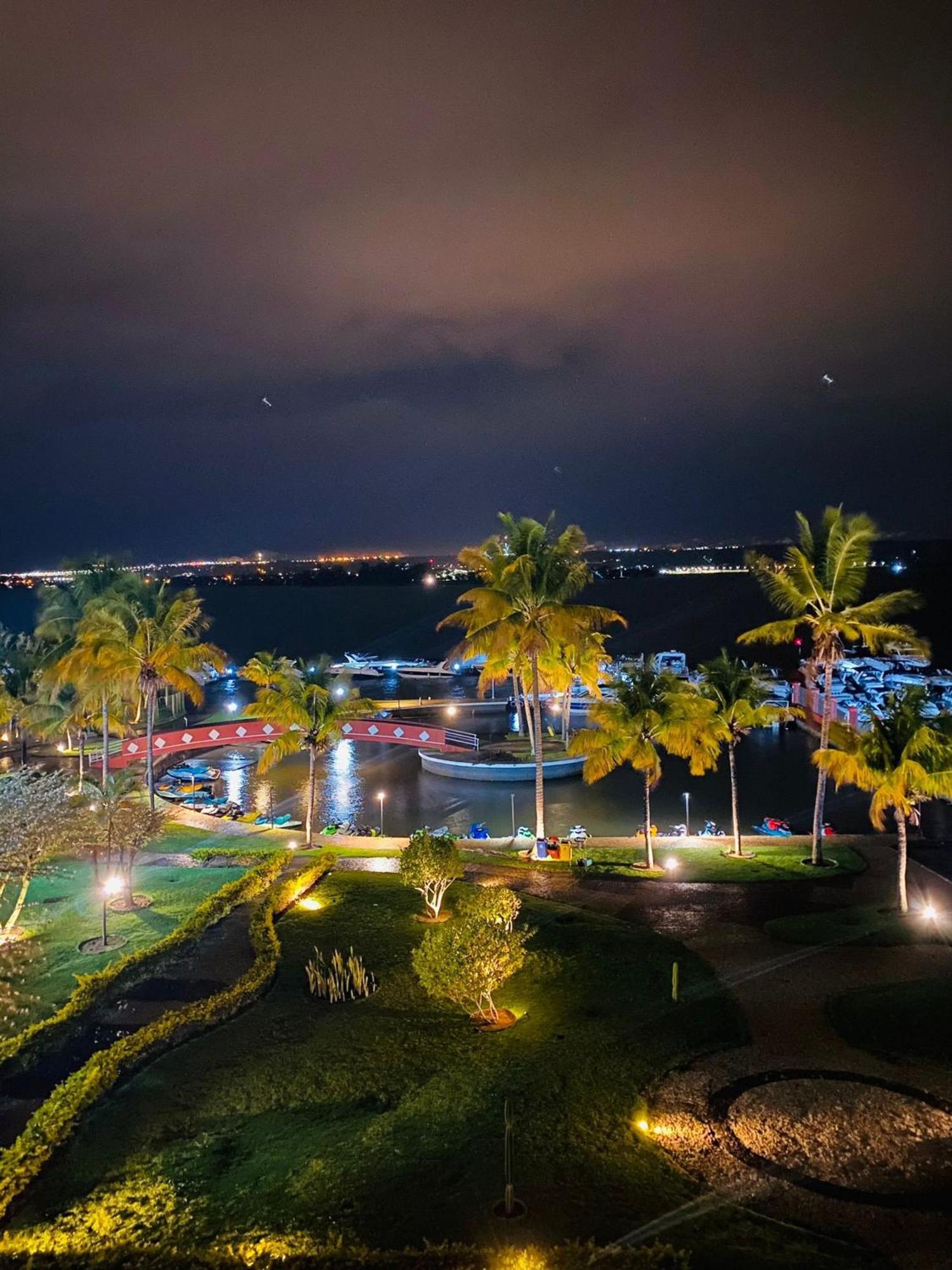 Flat Beira Lago No Centro De Bsb บราซิเลีย ภายนอก รูปภาพ